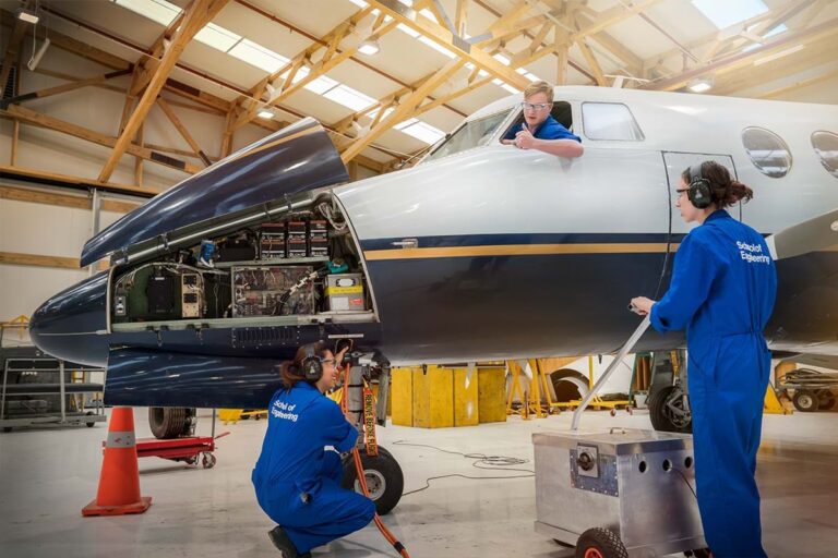 جامعة الطيران الجورجية Georgian Aviation University جامعة الطيران الجورجية